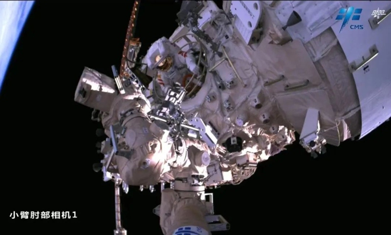 Phi hành đoàn Thần Châu-15 hoàn thành chuyến đi bộ ngoài không gian thứ hai